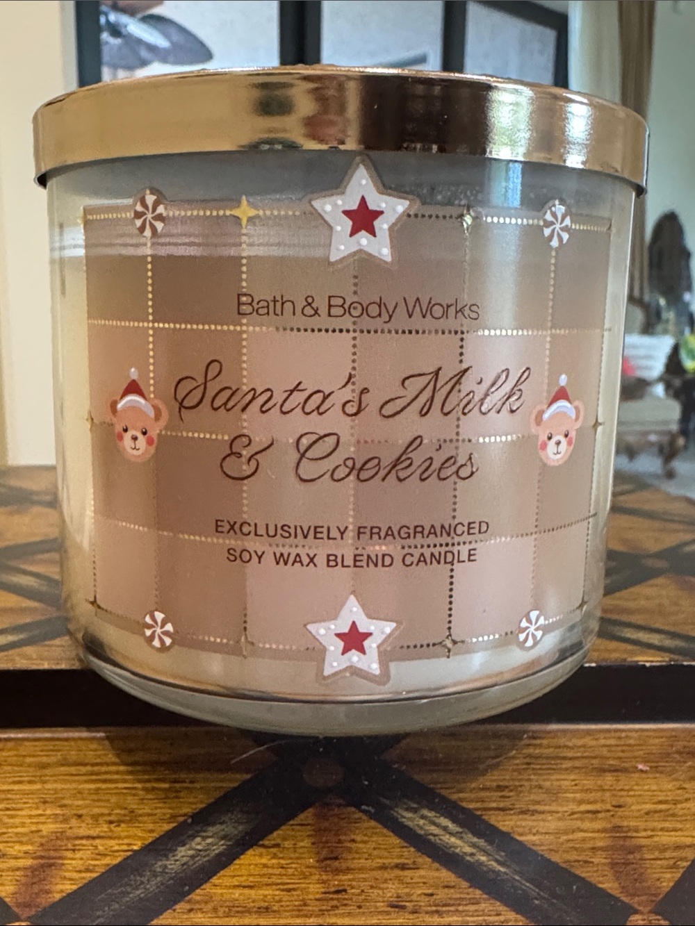 Bath & Body Works Santa's Milk & Cookies Candle - Beige & Gold